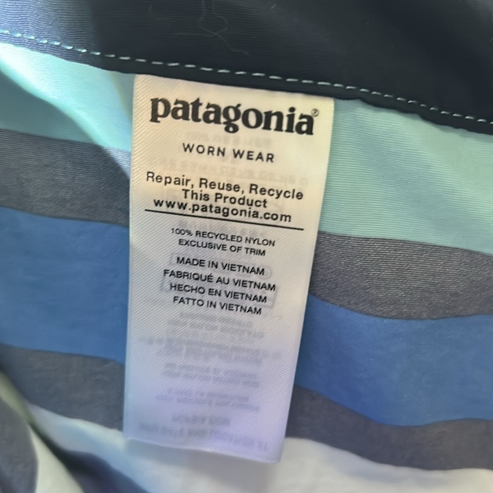 Patagonia Women’s Wavefarer® Boardshorts - 5"" Size 12 NWT - Picture 7 of 8